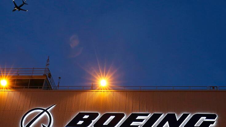 Cet accord préliminaire survient à peine quelques semaines après l'arrivée du nouveau patron Kelly Ortberg, qui a la tâche de redresser l'emblématique avionneur dont la réputation a été entachée, notamment par des problèmes de sécurité aérienne.