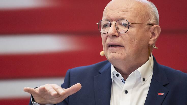 "Dans une perspective d'avenir, j'aimerais avoir un système dans lequel le train est moins sollicité localement", a déclaré le directeur général des CFF Vincent Ducrot dans une interview accordée à la "NZZ am Sonntag".