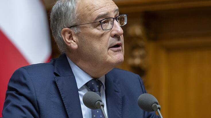 Le ministre de l'économie Guy Parmelin a défendu le point de vue du Conseil fédéral, qui s'oppose à la mise en place d'un tel contrôle des investissements étrangers.