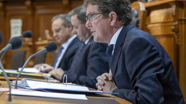Le ministre des transports Albert Rösti a défendu un projet visant à renforcer le fret ferroviaire et fluvial (archives).
