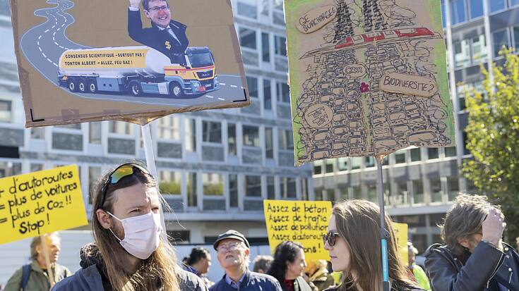Les manifestants ont dit non au béton et au trafic lors d'un défilé samedi à Genève.
