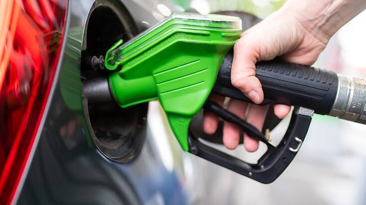 La barre des 100 dollars pour le baril de pétrole est "loin d'être infranchissable", selon un expert (archives).