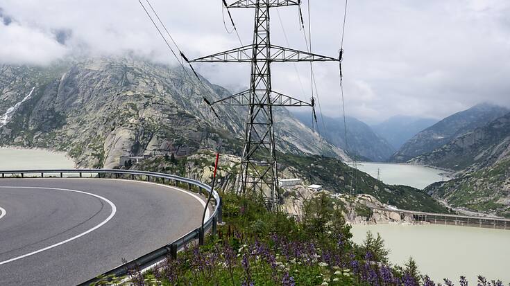 L'objectif d'accélérer les procédures d'extension et de transformation des réseaux de transport d'électricité est salué. Mais les critiques pleuvent sur l'idée de prioriser les lignes aériennes. (Photo d'archives)