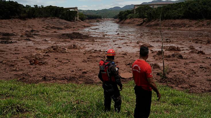 La catastrophe écologique a entraîné la mort de 19 personnes, privé plus de 600 personnes de leur foyer, tué des milliers d'animaux et dévasté des zones de forêt tropicale protégée.