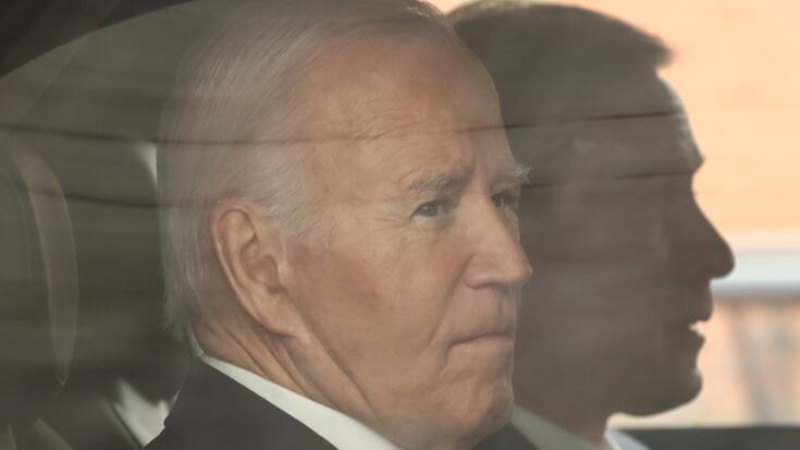 Arrivée de Joe Biden à Lima, où il rencontre Xi, son homologue chinois.