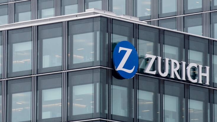 Pour atteindre ces objectifs, Zurich veut continuer à renforcer ses activités avec la clientèle entreprises. Le bénéfice opérationnel doit dépasser les 4,2 milliards de dollars et les primes brutes 10 milliards d'ici fin 2027.(KEYSTONE/Ennio Leanza)