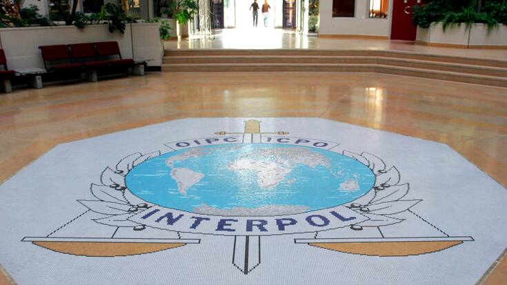 Les enquêteurs ont aussi mis au jour une nouvelle pratique d'arnaque à la cryptomonnaie. Les victimes se voyaient d'abord proposer d'acheter des "stablecoins" Tether, une cryptomonnaie en vogue, via de vraies plateformes.