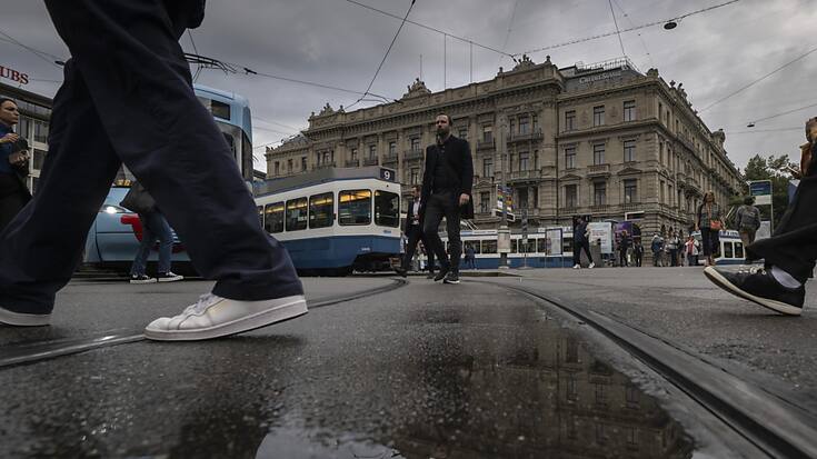 Alors que l'évaluation de la situation économique actuelle s'est améliorée pour la Suisse, 65,6% jugent que celle de la zone euro est "mauvaise".