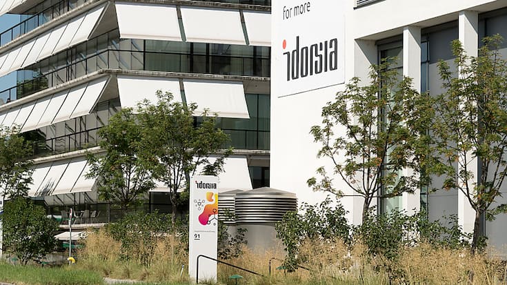 La prime d'exclusivité de 35 millions de dollars convenue à cet effet doit permettre à la société en délicatesse avec ses liquidités de couvrir ses obligations financières jusqu'à l'année prochaine. De nouvelles coupes drastiques dans les effectifs sont par ailleurs envisagées