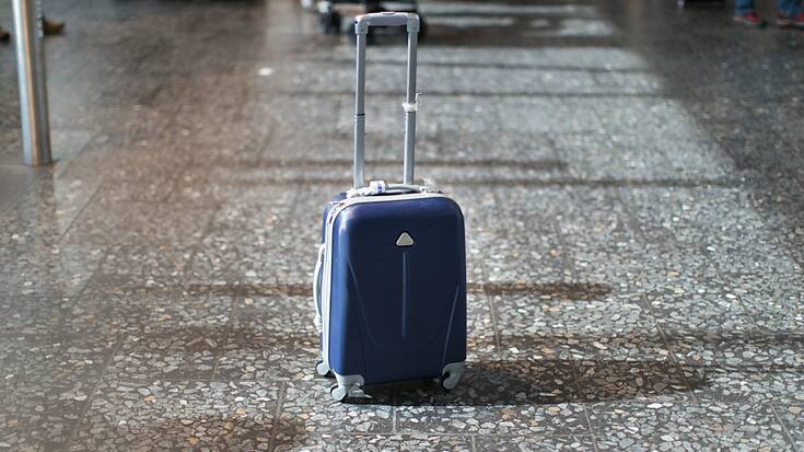 Selon la compagnie Swiss, l'aéroport de Zurich a récemment enregistré environ deux fois plus de bagages, qu'avant la pandémie, qui ne sont pas arrivés comme prévu.