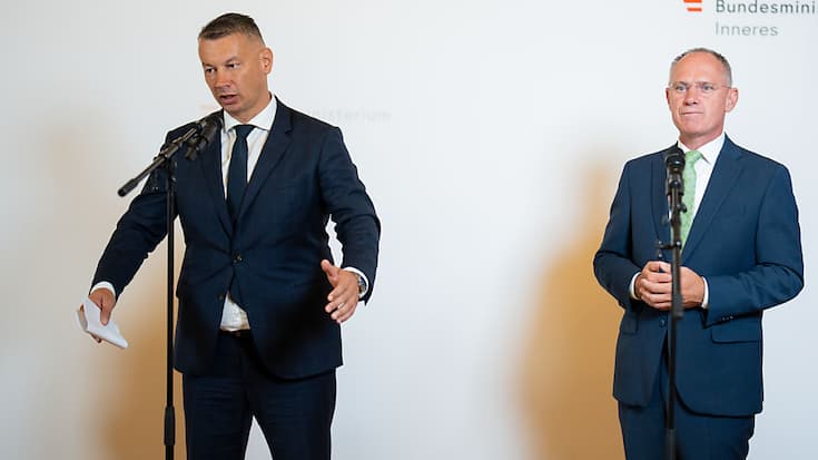 Nenad Nesic, à gauche, le ministre de la sécurité de Bosnie, ici lors d'une visite de travail à Vienne en 2023 avec le ministre de l'Intérieur autrichien Gerhard Karner