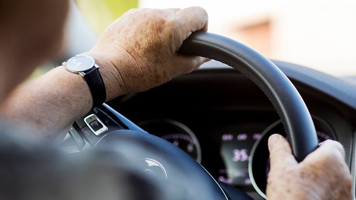 Les conducteurs de certains véhicules pourront lâcher les mains du volant sur l'autoroute dès le 1er mars (image prétexte).