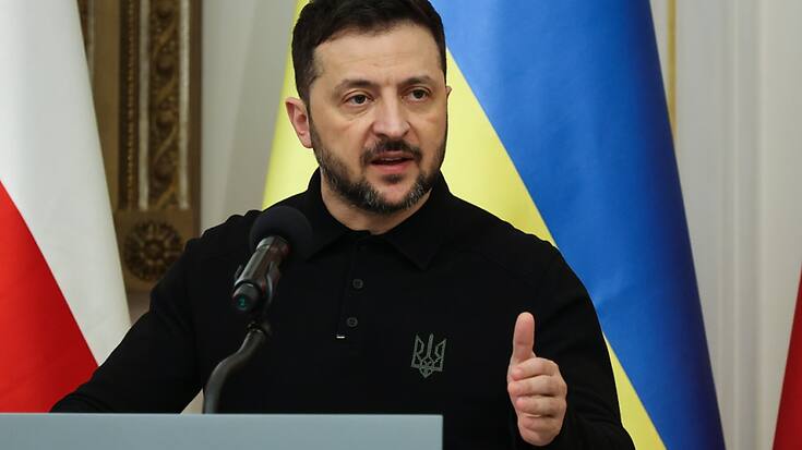 Le président ukrainien Volodymyr Zelensky s'exprime lors d'une conférence de presse conjointe avec le président polonais Andrzej Duda, après leur rencontre au palais du Belvédère à Varsovie mercredi.