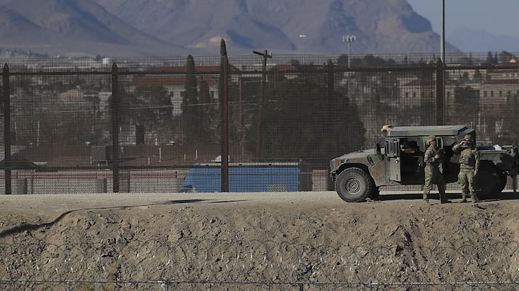 La sécurité a été renforcée pour assurer la protection des frontières américaines avec le Mexique près de Ciudad Juarez avant l'entrée en fonction de Donald Trump.
