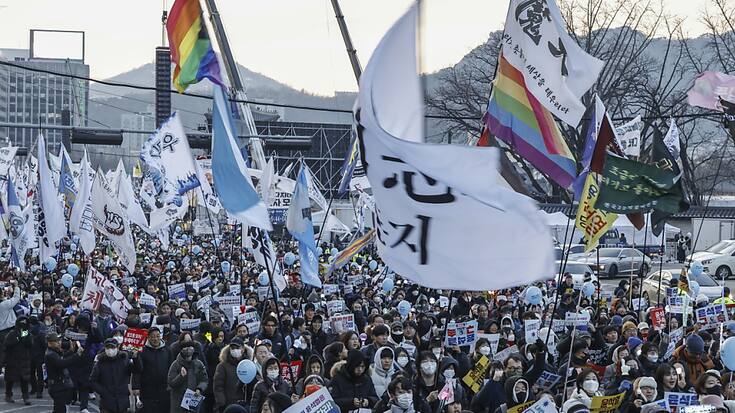 Manifestations dans les rues de Séoul le 18 janvier 2025.