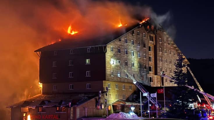 Quelque 270 pompiers sont venus à bout de l'indendie survenu dans l'hôtel Kartalkaya.