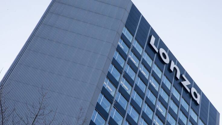 Comme attendu, Lonza a affiché une performance en repli l'an dernier. Subissant une contraction de ses ventes, le sous-traitant pharmaceutique bâlois a également vu son bénéfice net se contracter en l'espace d'un an à 637 millions de francs, contre 655 millions en 2023.