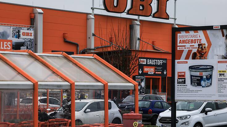 "Du fait de leur très grande surface de vente, ces derniers remplissent les conditions idéales pour se muer en magasins OBI", précise le communiqué.
