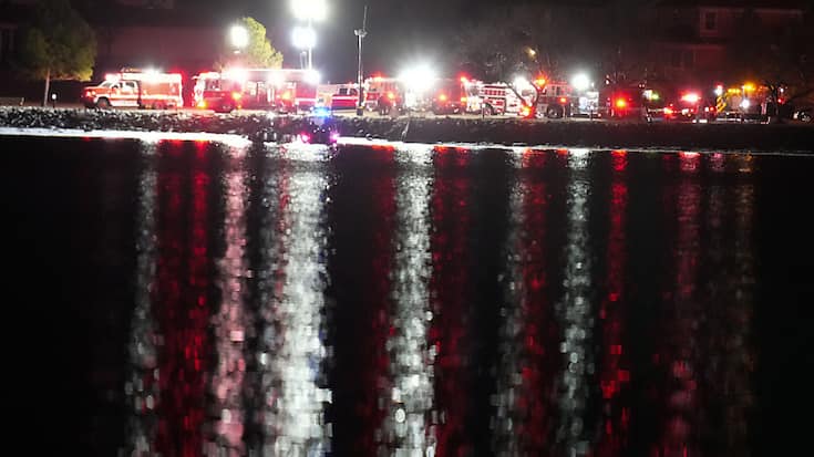 L'avion et l'hélicoptère ont chuté dans le Potomac. Aucun bilan du crash n'a été fourni pour l'heure.