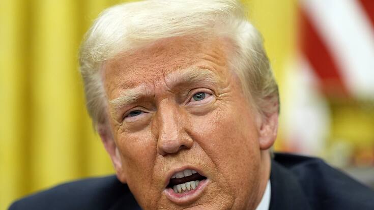 Donald Trump a signé lundi des décrets imposant des droits de douane de 25% sur l'acier et l'aluminium.