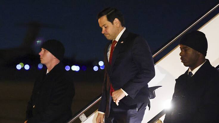 Marco Rubio a dû faire demi-tour jeudi en raison d'un problème mécanique de son avion.