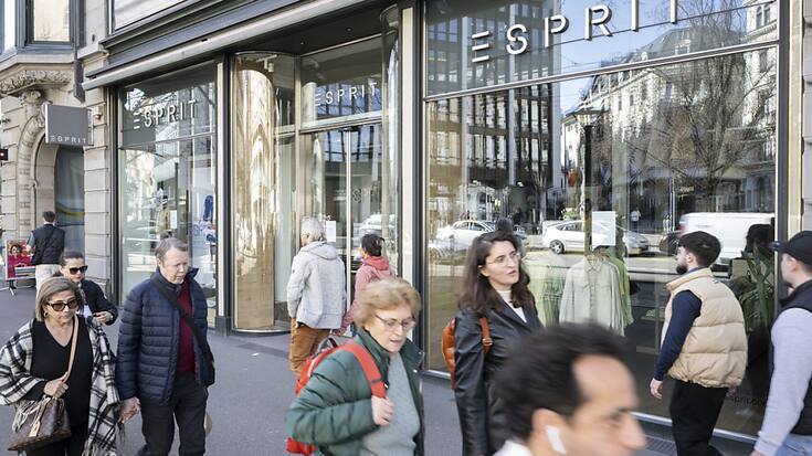 Les chiffres d'affaires du commerce de détail en Suisse sont restés inchangés en janvier. Ici, la Bahnhofstrasse à Zurich. (archive)