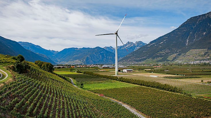 Le Conseil fédéral et le Parlement veulent accélérer la construction de centrales solaires, éoliennes et hydroélectriques, au détriment du droit de recours des organisations (archives).