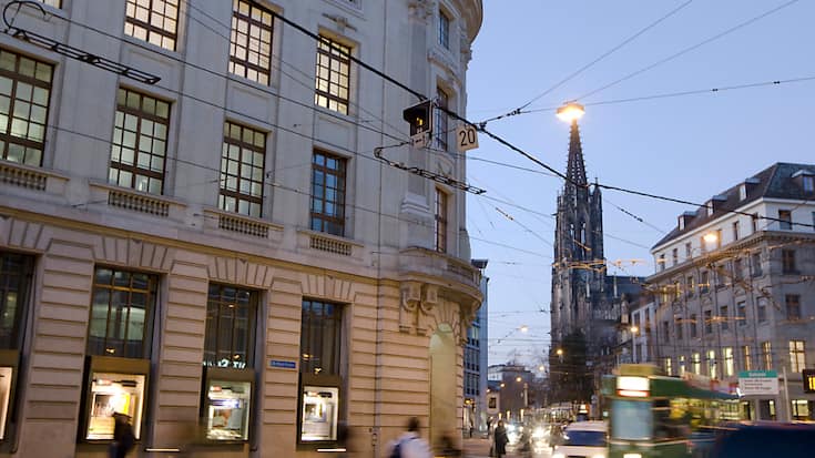 Le secteur bancaire pourrait subir des suppressions de postes dans le cadre de restructurations, selon l'Association suisse des banques (ASB). (archive)