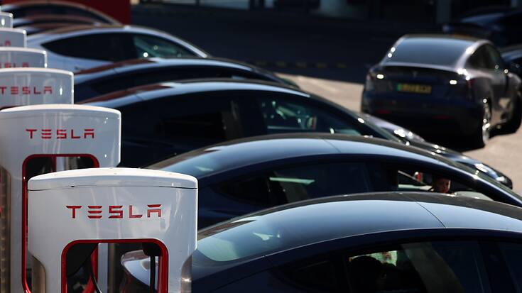 Les critiques se sont multipliées ces derniers mois à l'encontre du patron de Tesla, Elon Musk, qui a ouvertement affiché son soutien au parti d'extrême droite allemand AfD.