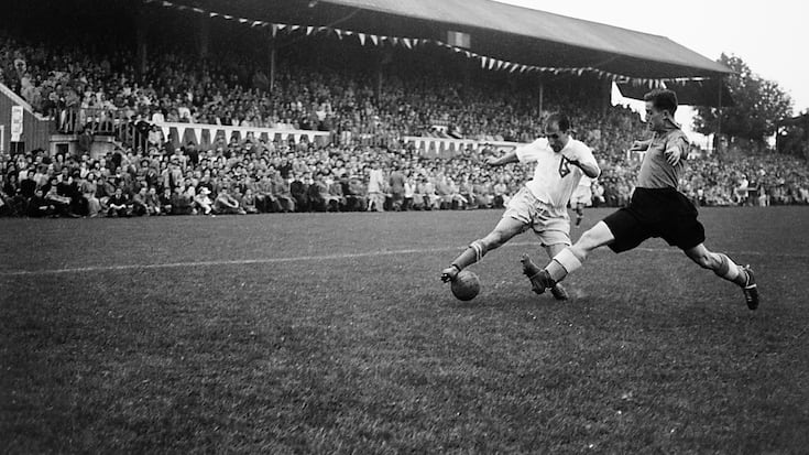 Le premier stade du Wankdorf à Berne, dont le premier coup de pioche a été donné il y a 100 ans, avait des tribunes partiellement couvertes (archives).