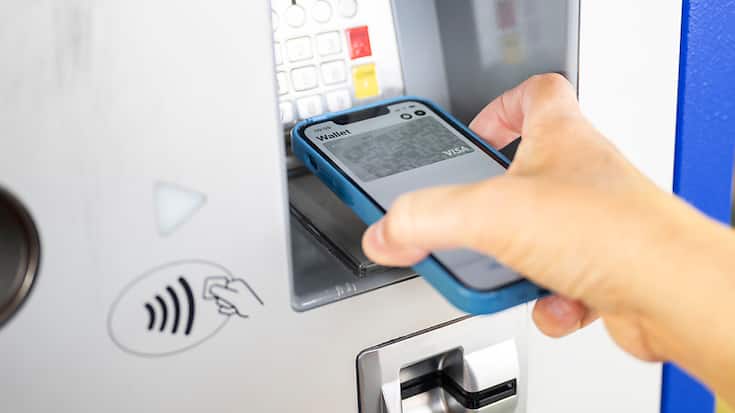 Les applications mobiles de paiement, comme Apple Pay sont de plus en plus prisées, selon la Banque nationale suisse (archives).