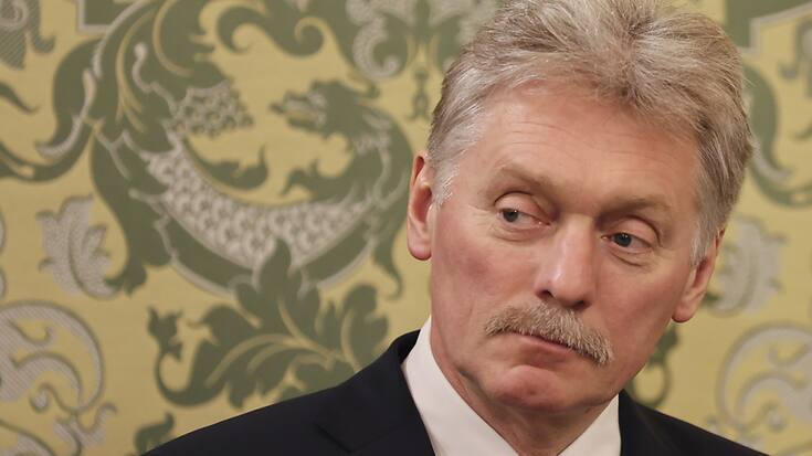 Selon le Kremlin, "énormement" de questions restent à résoudre pour conclure une trêve avec Kiev. "C'est lié à l'incapacité du régime de Kiev à contrôler plusieurs groupes extrémistes (...) et aux projets d'une militarisation ultérieure" de l'Ukraine, a déclaré le porte-parole russe Dmitri Peskov.