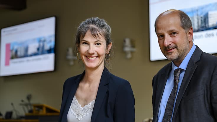 Florence Germond (à gauche), municipale en charge des finances, et Gregoire Junod (à droite), syndic de Lausanne, ont présenté comme à chaque fois ensemble les comptes de la Ville (archives).