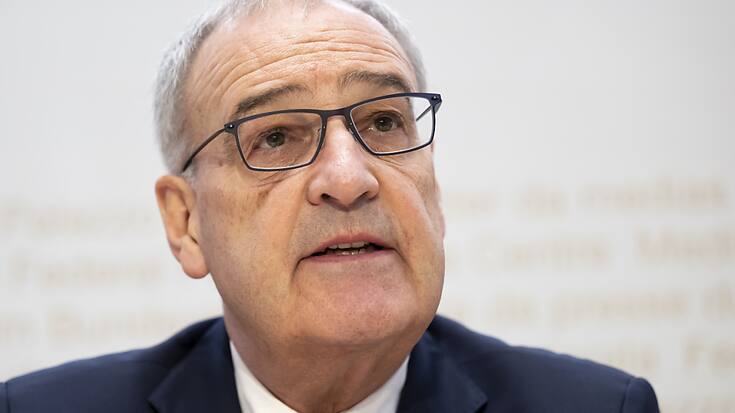 Réagissant à l'uniformisation à 10% des droits de douane pendant 90 jours, le ministre de l'économie Guy Parmelin préfère voir "le verre à moitié plein qu'à moitié vide".