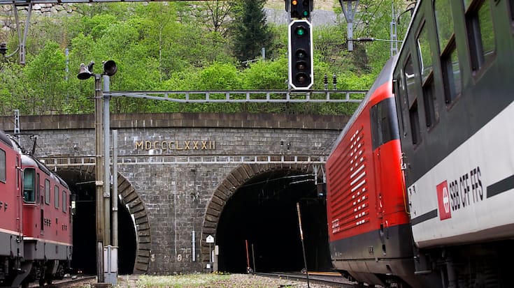 Aucun train ne circule actuellement dans l'ancien tunnel ferroviaire du Gothard. Un service de bus a été mis en place (archives).