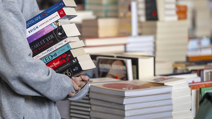 Les amateurs de lecture peuvent depuis mercredi acheter en ligne les livres proposés par une quarantaine de  librairies indépendantes romandes (image d'illustration).