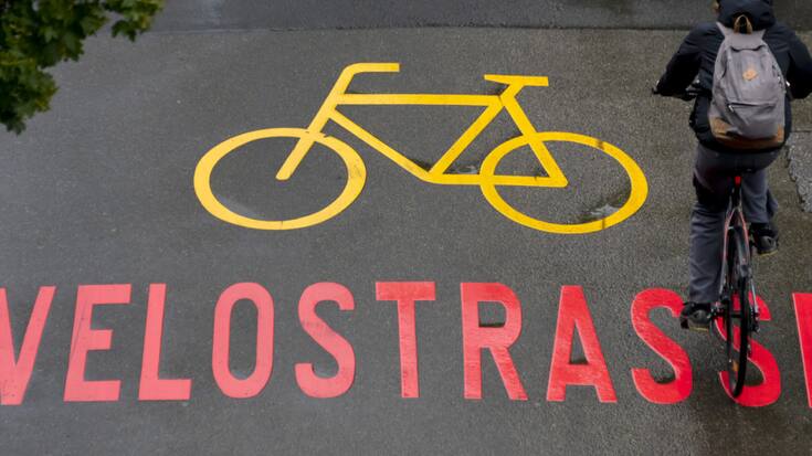 Les axes cyclistes prioritaires bâlois relieront tous les quartiers en un réseau de 40 km en étoile. Les aménagements restreindront le trafic motorisé dans les quartiers, où les vélos auront la priorité (archives).