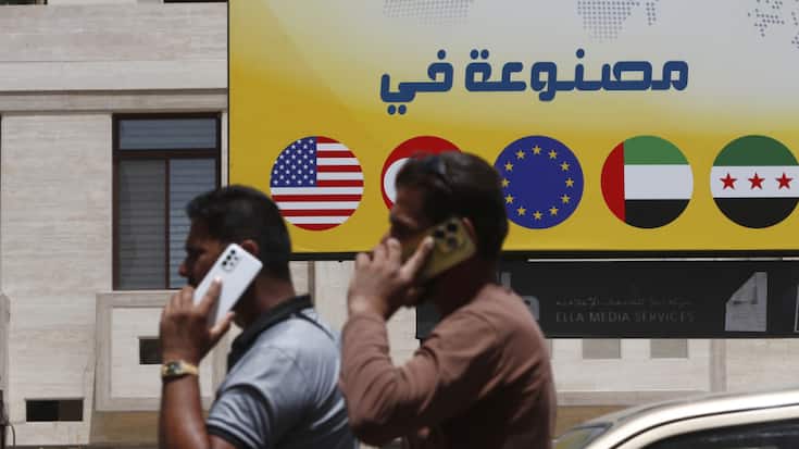 L'Union européenne lève les sanctions à l'encontre de la Syrie.