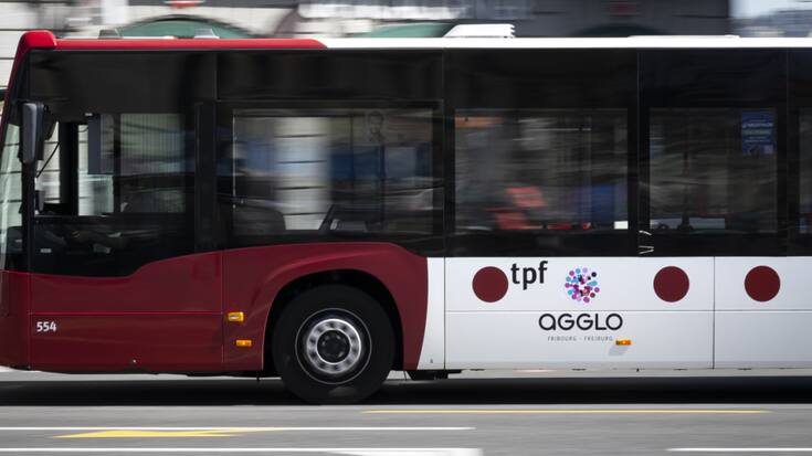 Le transport régional de voyageurs  est un pilier du bon fonctionnement de la vie quotidienne en
Suisse. Il amène les personnes au travail, dans les magasins ou sur leur lieu de loisir. Il relie les villages aux agglomérations ainsi qu&#8217;aux centres et aux villes (archives).