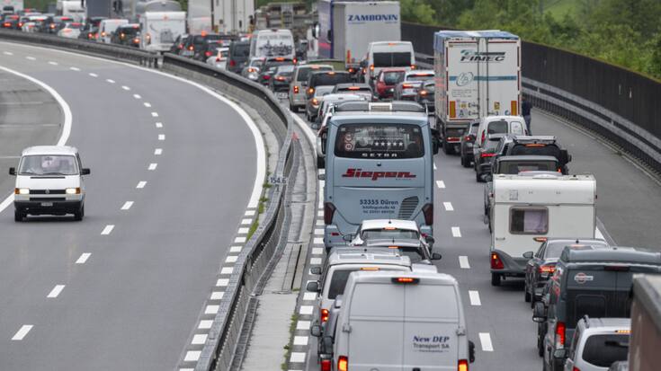 Le début du pont de l'Ascension coïncide en général avec des bouchons sur l'autoroute du Gothard en direction du sud. Dimanche, ce sera dans le sens inverse (Archives).