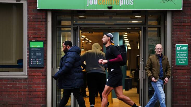La Banque d'Angleterre (BoE) estime que les surtaxes douanières américaines étaient susceptibles de faire ralentir l'inflation britannique et de freiner l'activité économique dans le pays.