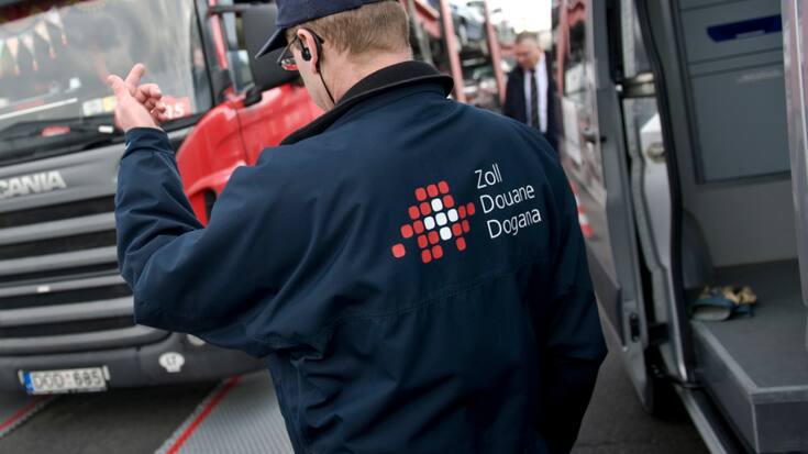 Les prix des produits importés - hors droits de douane - ont une nouvelle fois reculé de manière plus marquée que ceux des produits manufacturés en Suisse. (archive)