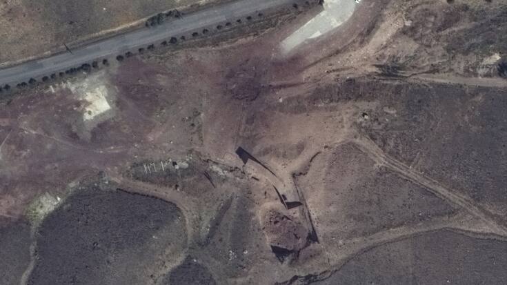 Cette image montre une base de lancement de missiles iranienne détruite par Israël.