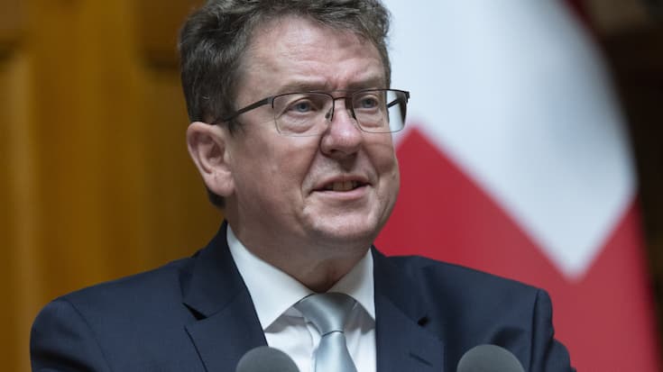 Le ministre de l'énergie Albert Rösti a répété tout au long des débats la nécessité de créer des réserves d'électricité en Suisse (archives).