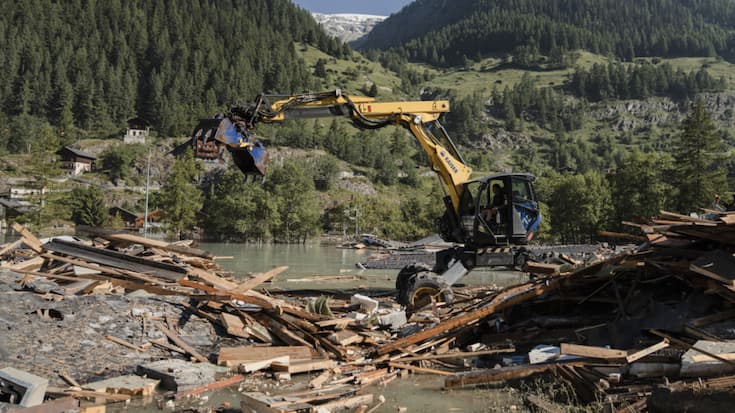 La banque Raiffeisen a collecté plus de 4 millions de francs en faveur des victimes de l'éboulement du 28 mai qui a détruit en grande partie le village de Blatten (VS). Les dégâts ont été estimés à 320 milions (archives).