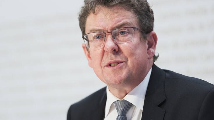 Le conseiller fédéral Albert Rösti était à Paris en février à un sommet sur l'IA, où il avait déjà exprimé la volonté de la Suisse d'accueillir un prochain sommet (archives).