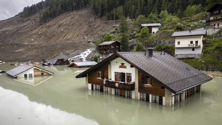 La Suisse a connu une accumulation d&#8217;événements naturels au cours des dix dernières années, selon Helvetia (ici le village de Blatten, archives).