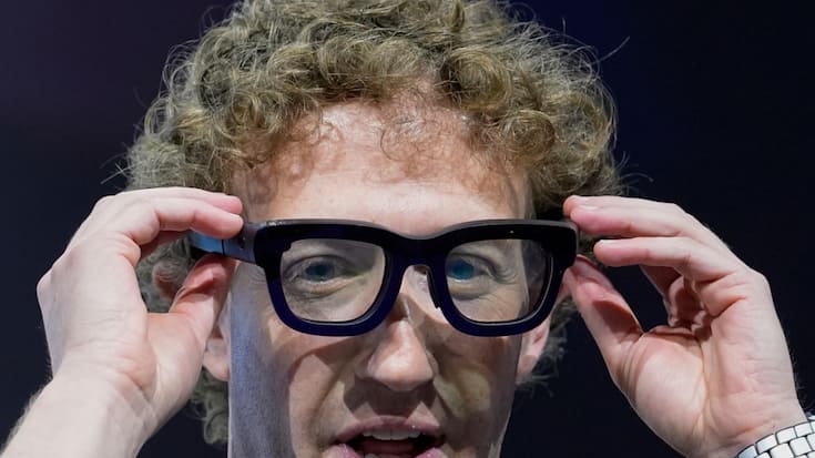 Après avoir massivement investi dans des lunettes de réalité virtuelle et augmentée, ou encore le métavers, le béhémoth des réseaux sociaux débourse désormais à tout va dans l'intelligence artificielle. (archive)