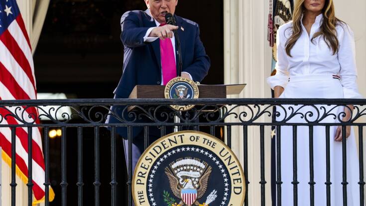 Donald Trump (à g.) a signé sa loi budgétaire XXL.