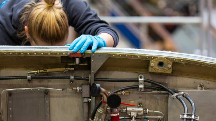 Une employée de l'entreprise d'armement Ruag au travail (photo d'archives)